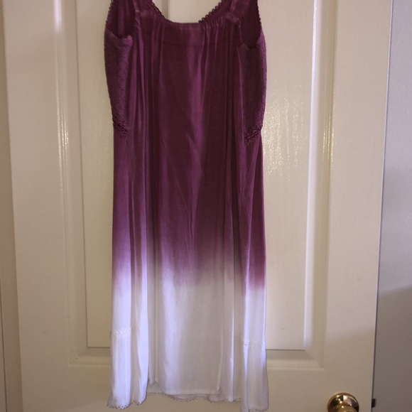 Gorgeous burgundy gradient tie dye - Picture 5 of 6